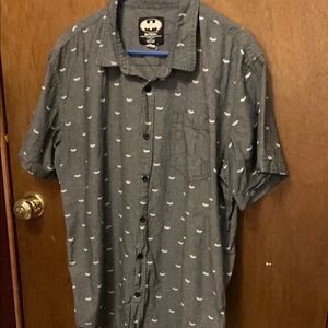 Batman Charcoal Button-Down Shirt with Logo Pattern size 2xl
